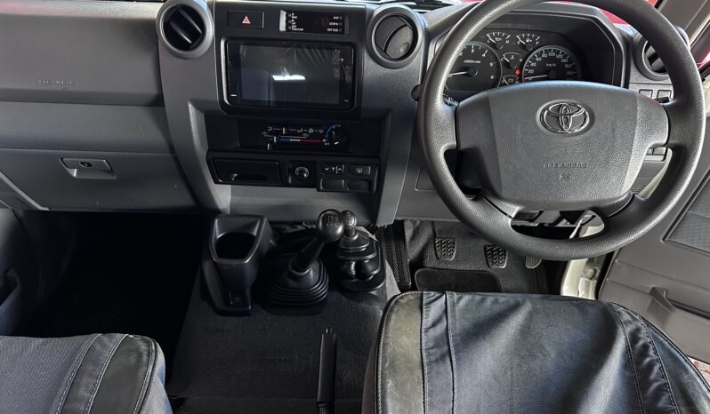 2022 Toyota Landcruiser 76 4.5D V8 S/W  (R999 950) full